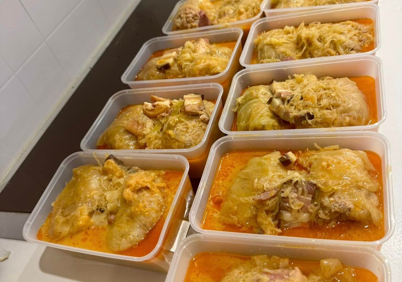 ðŸ‡ðŸ‡º Hagyományos Töltött Káposzta – Slow-Cooked Stuffed Cabbage in Rich Paprika Sauce 489502138_1218978960075708_8691208426436047596_n