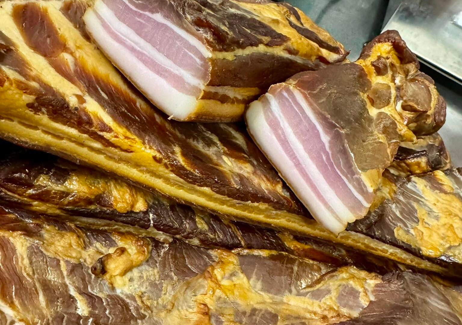 Hungarian Szalonna: The Traditional Cured Bacon That Has Been Loved for Generations 720180475_1596481838992083_3383428986183574704_n