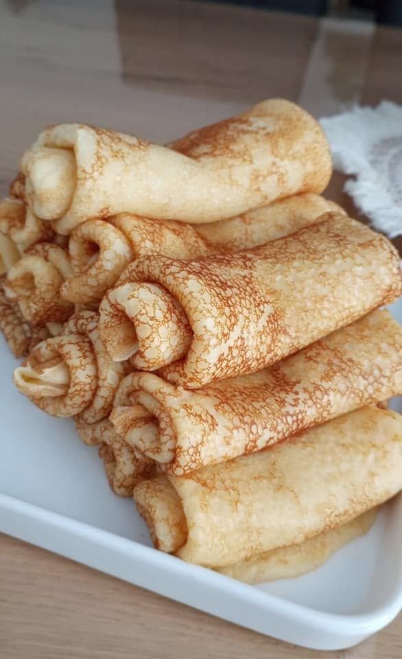 Hungarian Pancakes (Palacsinta) b480be5672202fd6facac67afcb328e2 (1)